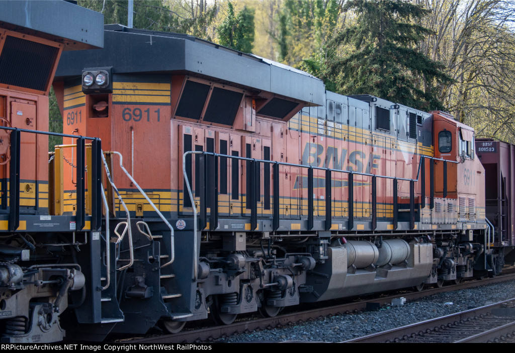 BNSF 6911 Rear
